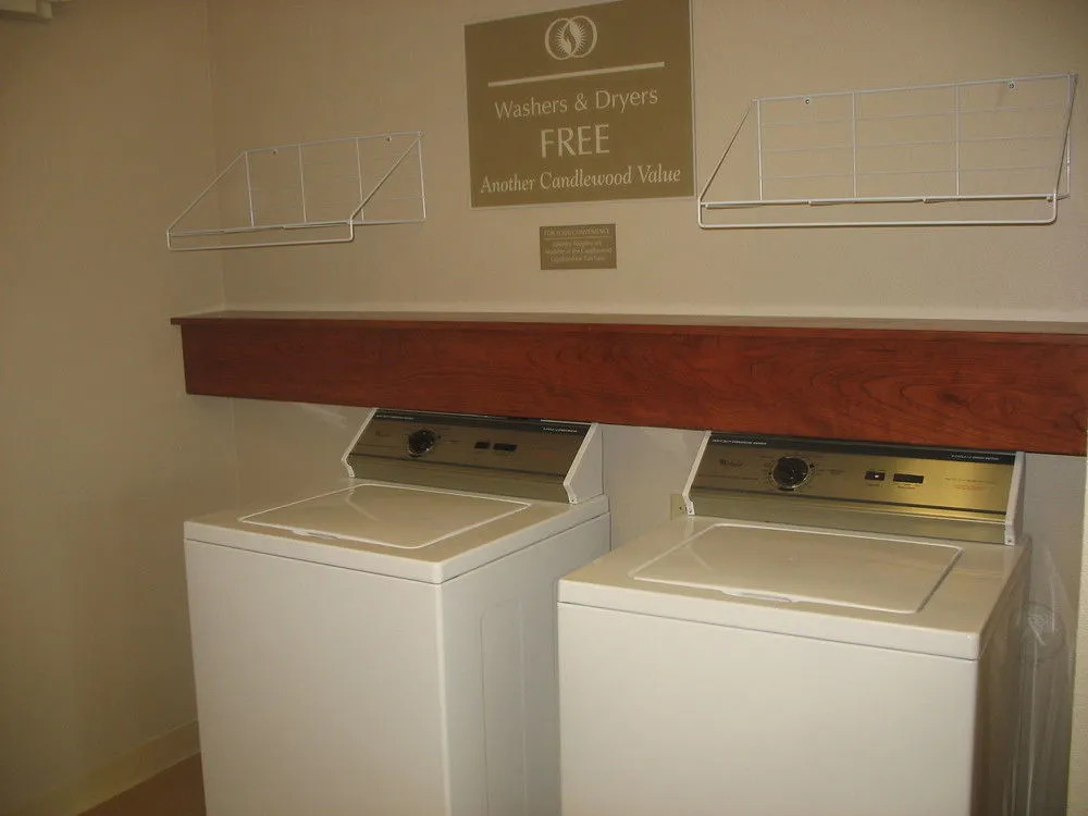 Candlewood Suites Waterloo- Cedar Falls