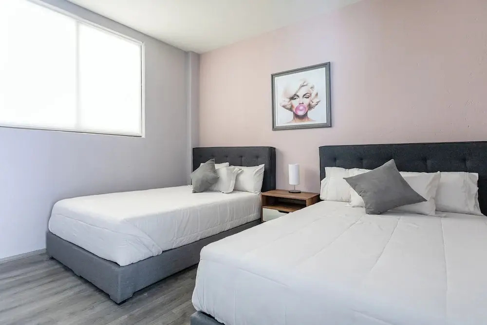 Luxury in the Heart of Roma - Elevator - Sleeps 7