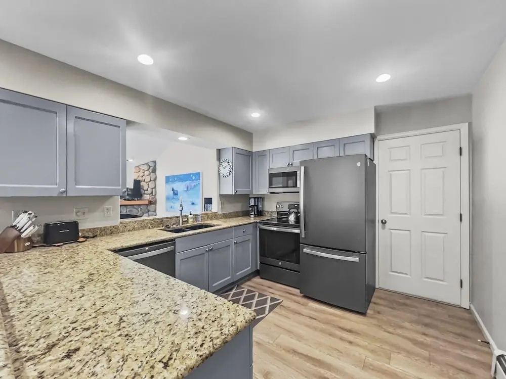 Legends 10 4br 4ba 4 Bedroom Townhouse by RedAwning
