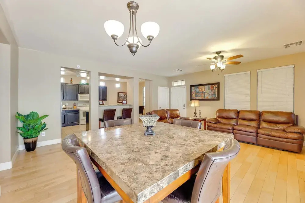 Family Home w/ Community Perks - 8 Mi to Chandler