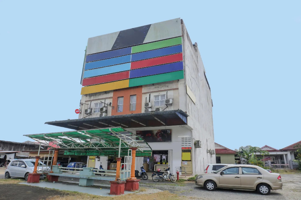 Oyo 90162 Aj Hotel
