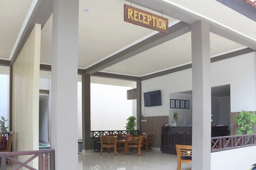 Airy Pantai Senggigi Raya KM 12 Lombok