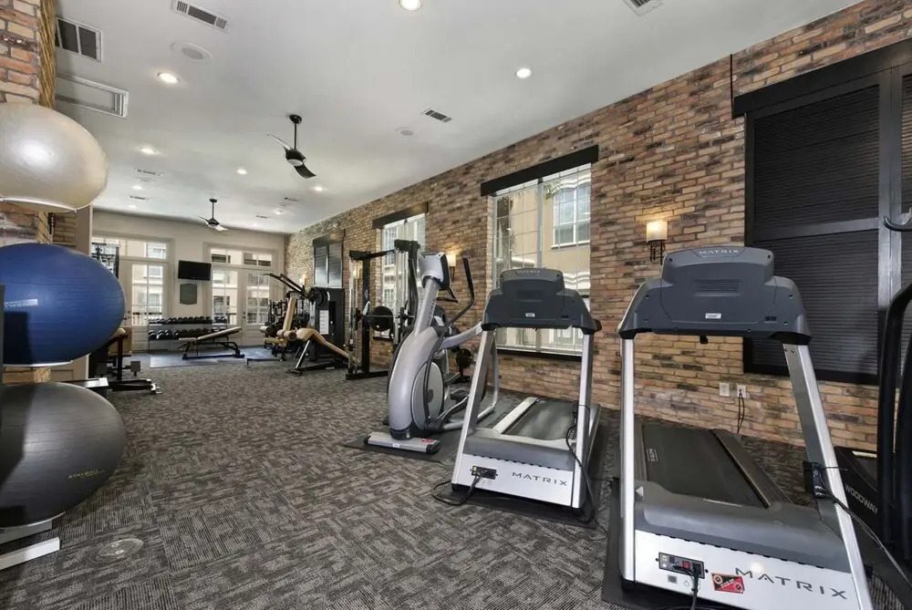 FRONTDESK Calais Midtown Apts Houston