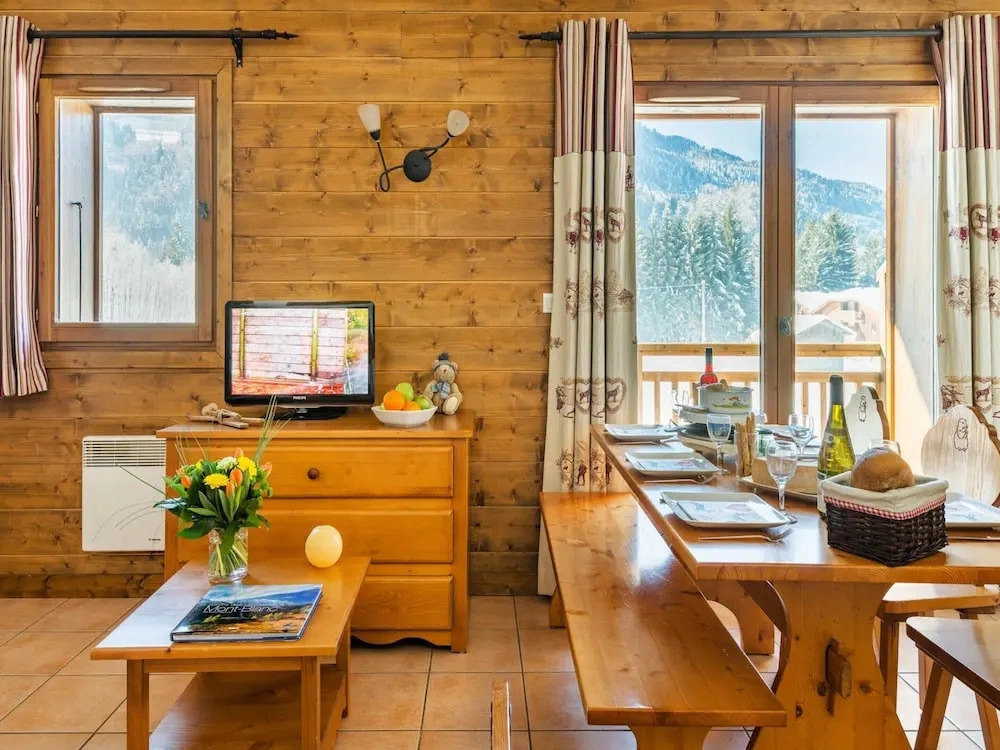 Stunning Mountain Chalet With Heated Pool