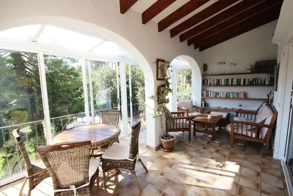 Private & Luxurious Villa With Pool - Lots of Space & Short Walk to the Sea