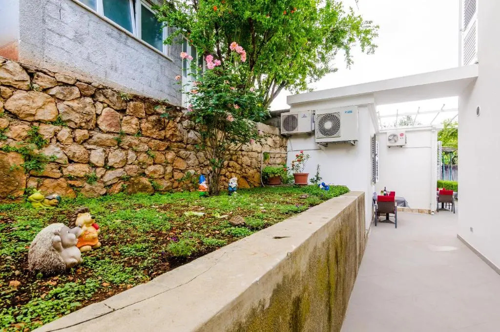Miracle Apartments