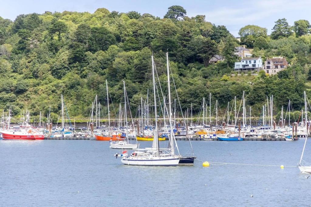 Angel 1 in Dartmouth