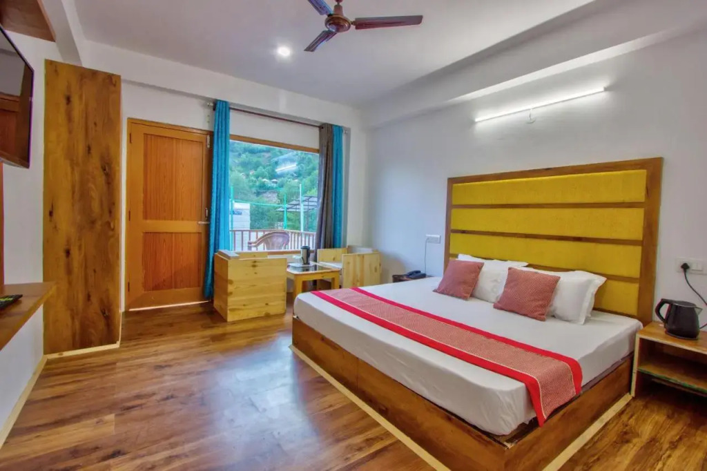 Hotel beas river retreat