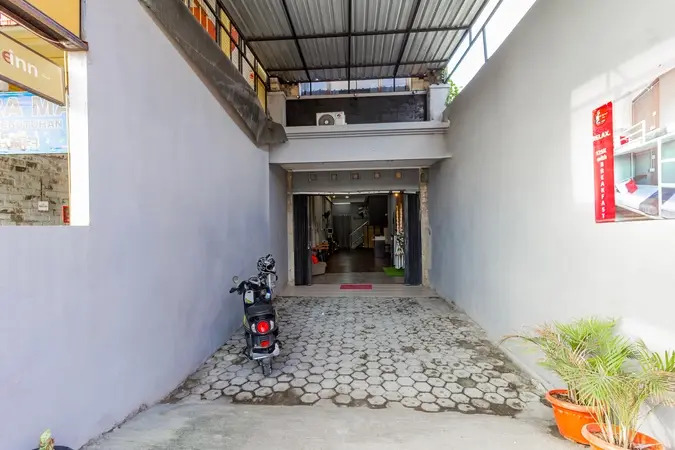 Collection O Seminyak Near Seminyak Beach Formerly De Shabach