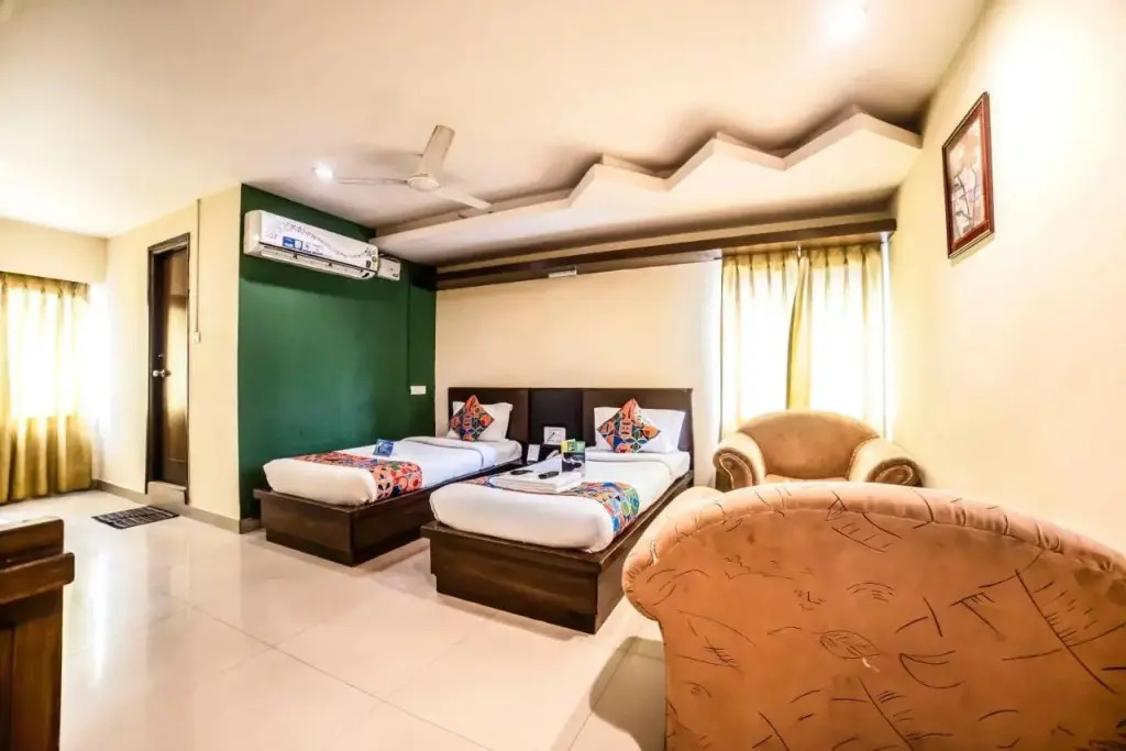 OYO 6648 Hotel Royal Residency