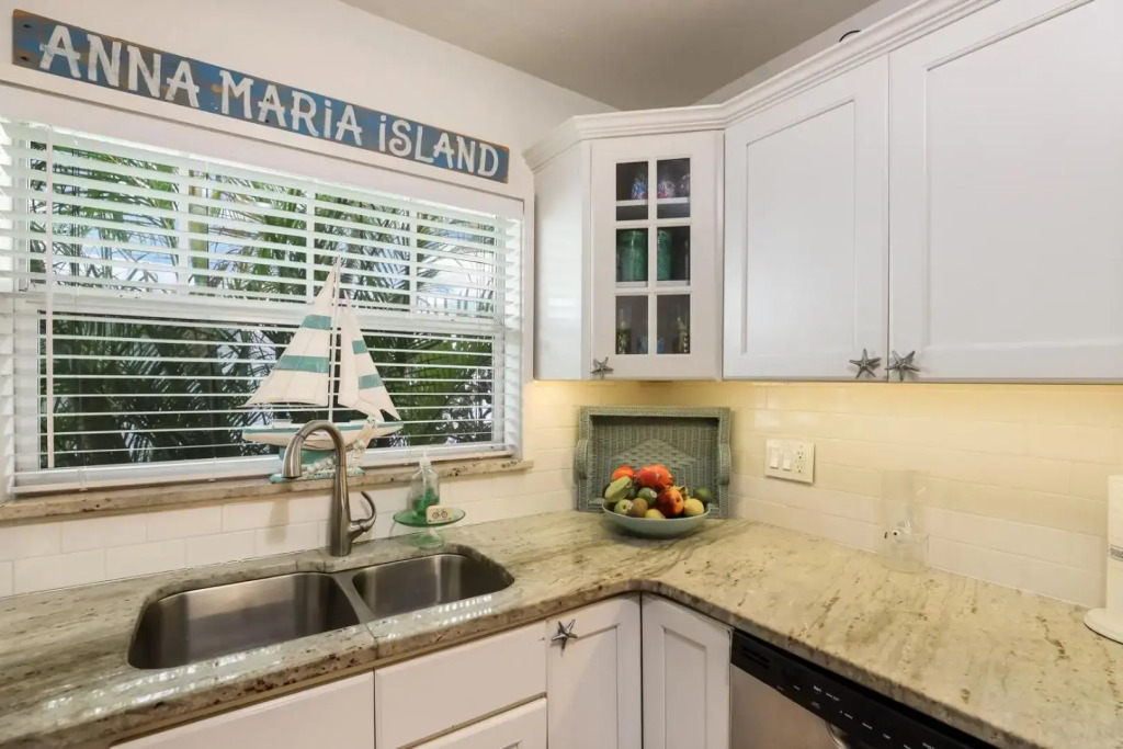 Bean Point Beach Cottage - 709 N Bay