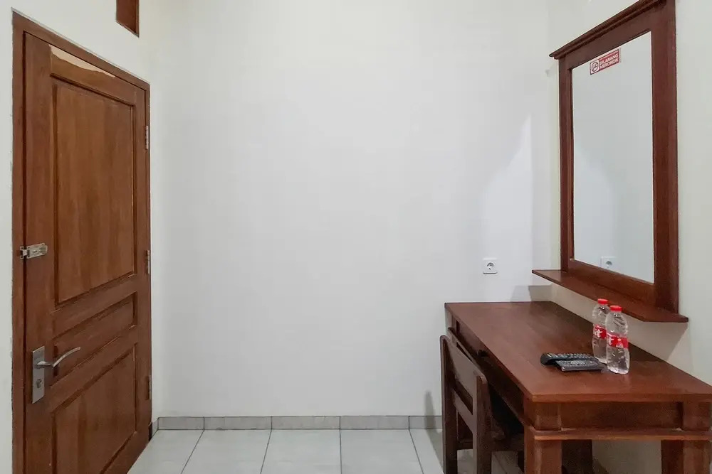 RedDoorz Syariah at Jalan Panglima Sudirman Probolinggo