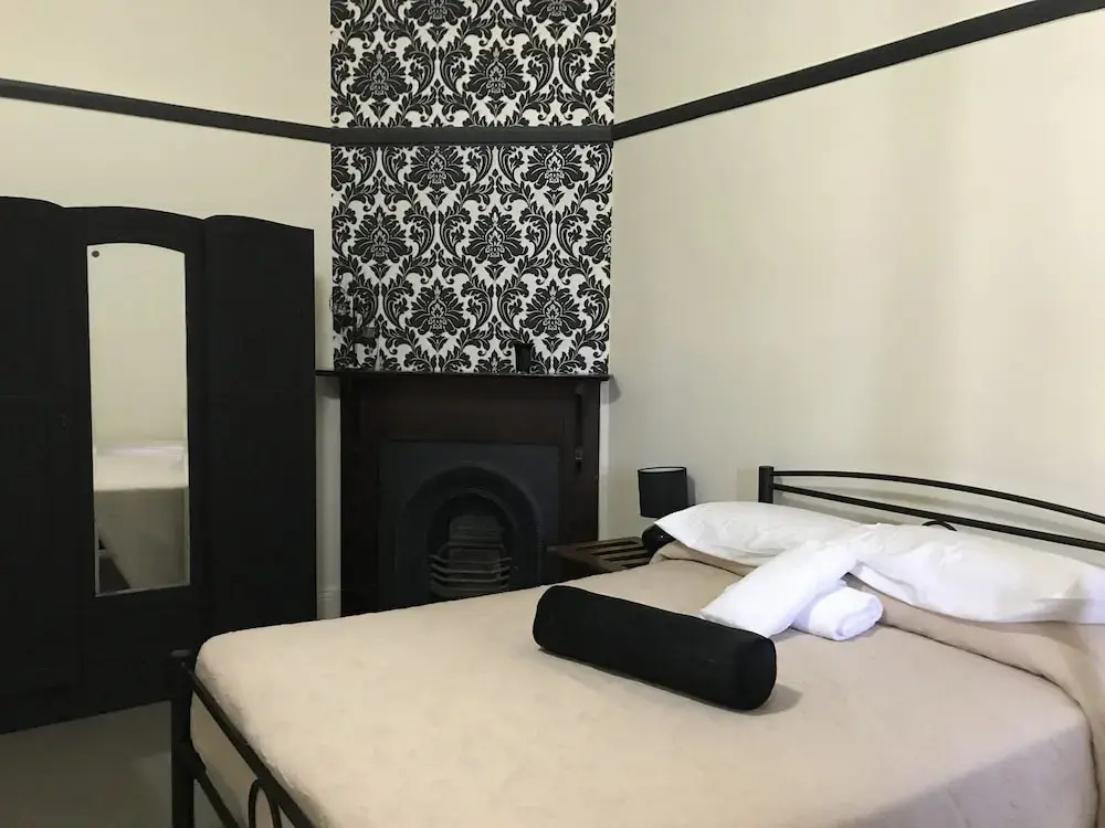 Neath Hotel