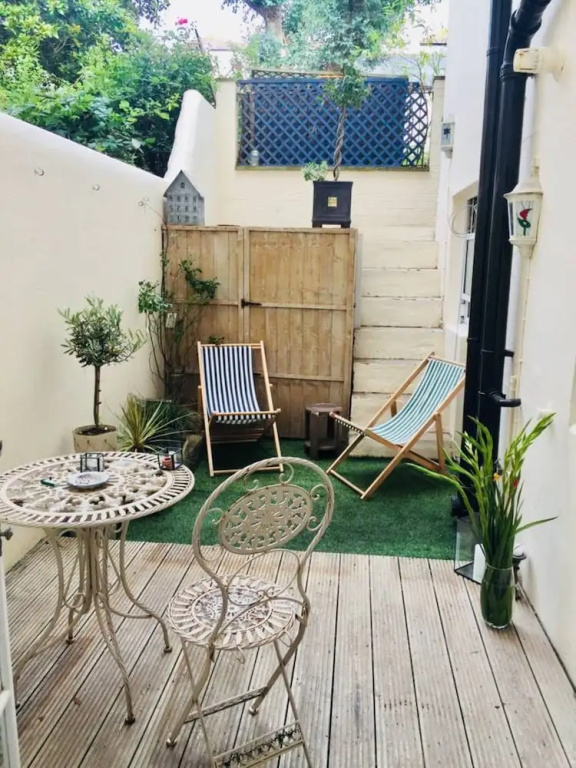 2 Bedroom Apartment Next to the Sea