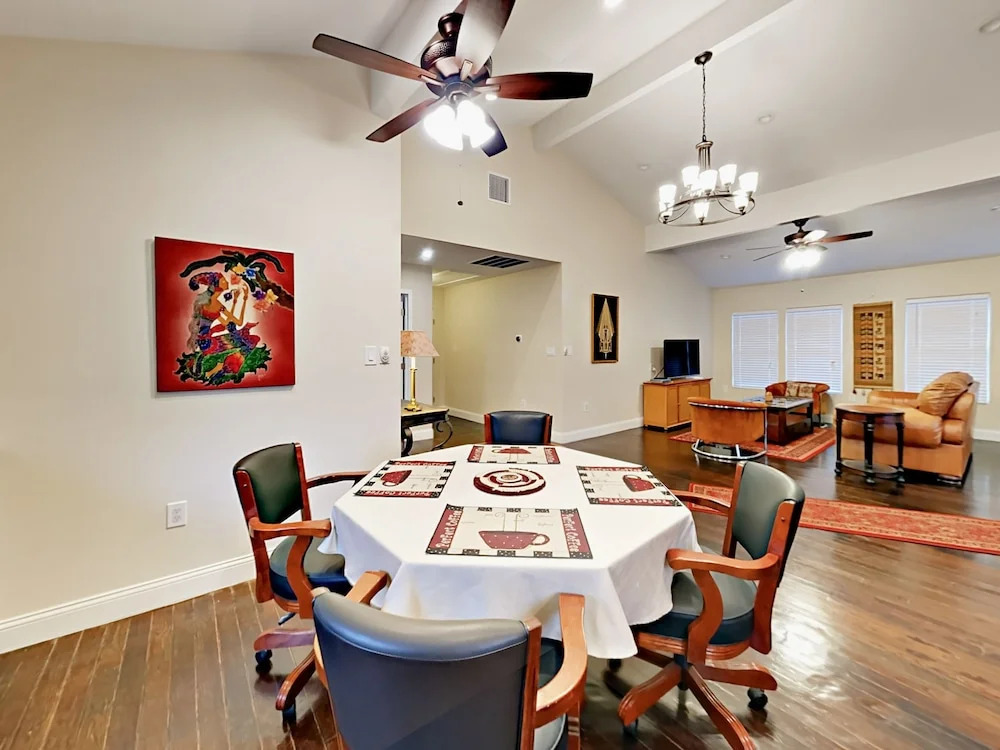Charming East Austin 1 Bedroom 1 Bathroom Home