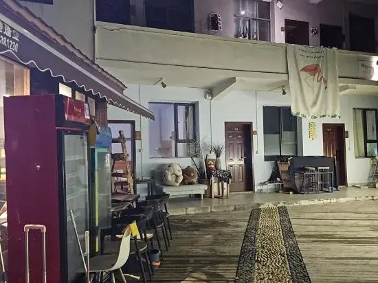 Roame Hostel