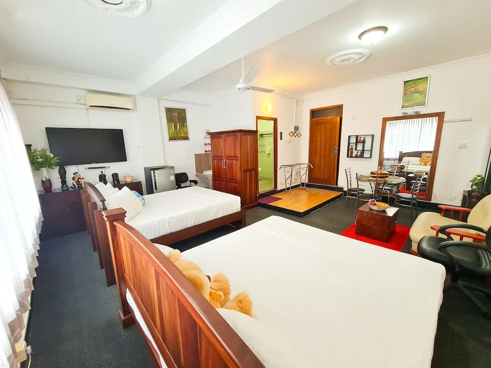 Hotel Hambanthota Rest house