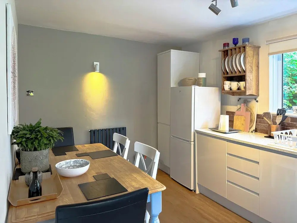 Stroud's Golden Valley 2-bedroom Apartment Retreat