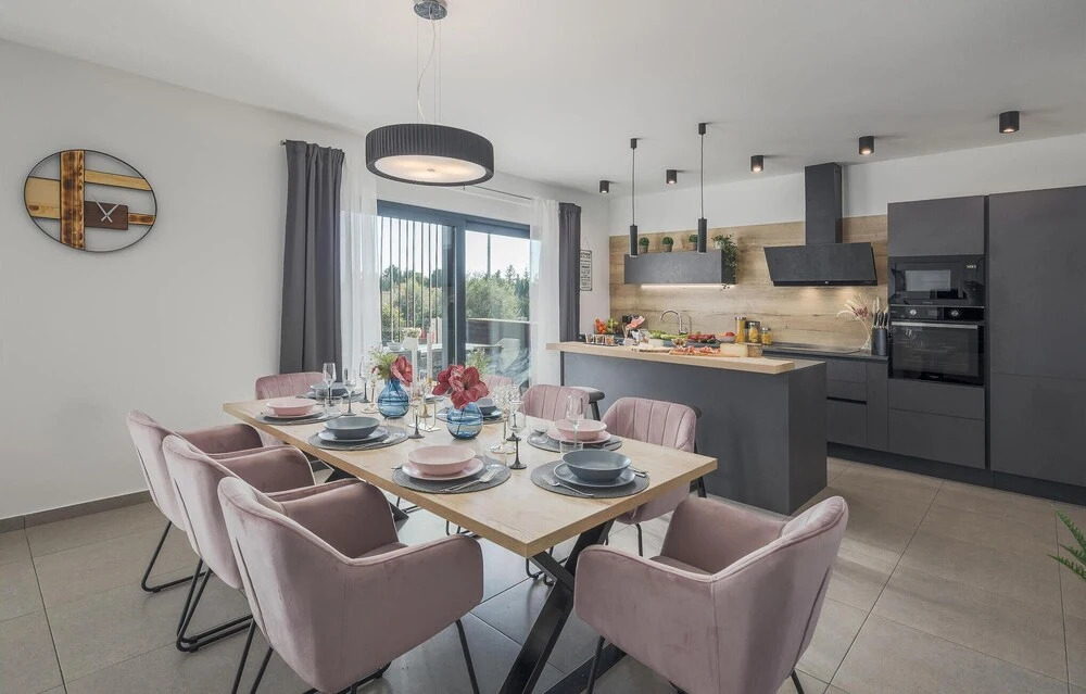 Amazing Home in Krnica With 4 Bedrooms, Wifi and Outdoor Swimming Pool