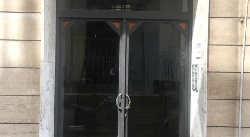 PETIT B&B - in centro a due passi dalla stazione e dai traghetti