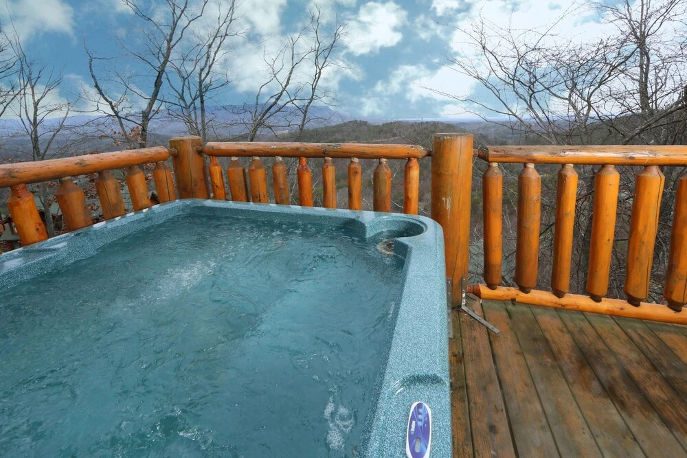 Rising Eagle Lodge - Eight Bedroom Cabin