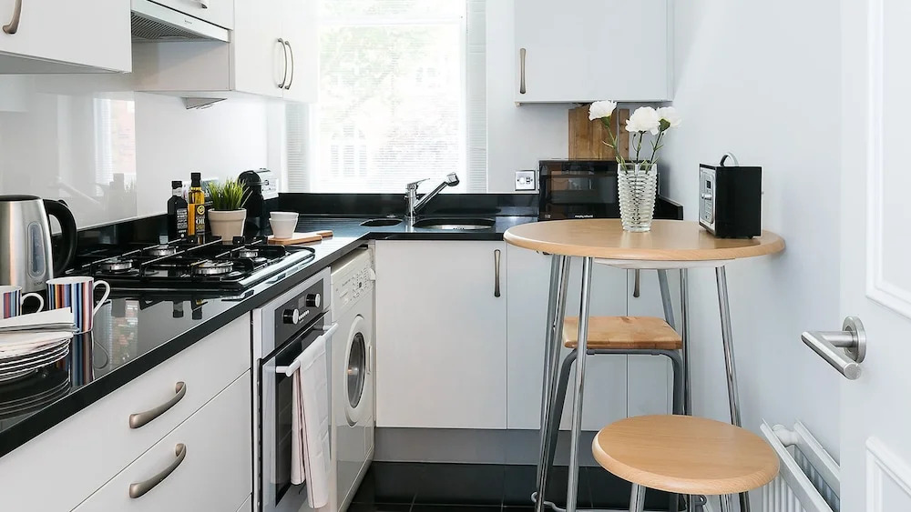 Traditional, Warm 1BR Flat in Maida Vale