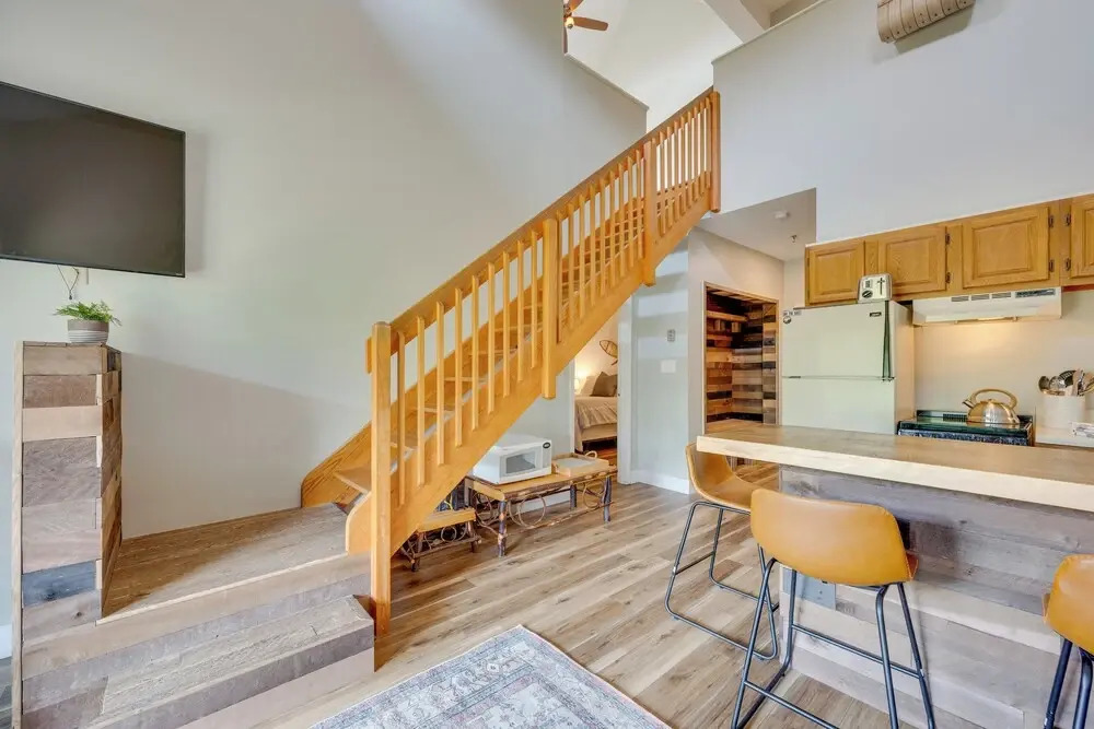 Lincoln Condo w/ Resort Amenities & Mountain Views