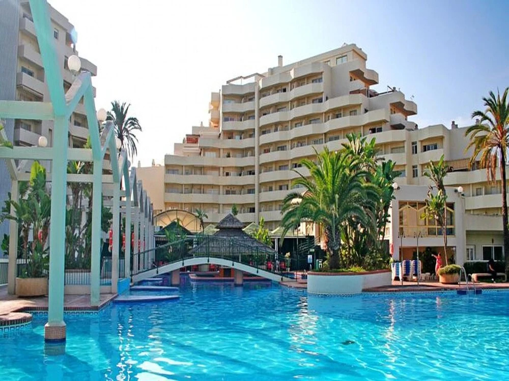 Apartment with One Bedroom in Benalmádena, with Wonderful Sea View, Shared Pool And Furnished Terrace - 500 M From the Beach