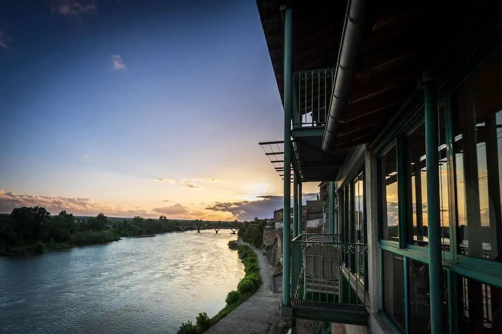 Côté Garonne-Le balcon des dames