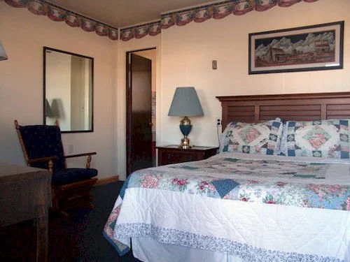 Lighthouse Inn