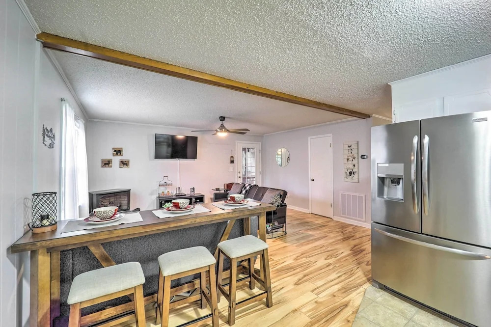 Newland Gem in Golf Community w/ Pool Access