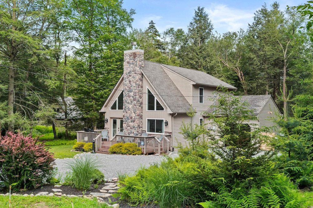 Near Jfbb With Private Hot Tub and Game Room