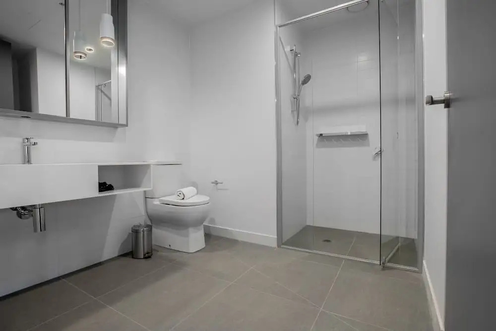 Designer 2 Bedroom Apartment In Parkville