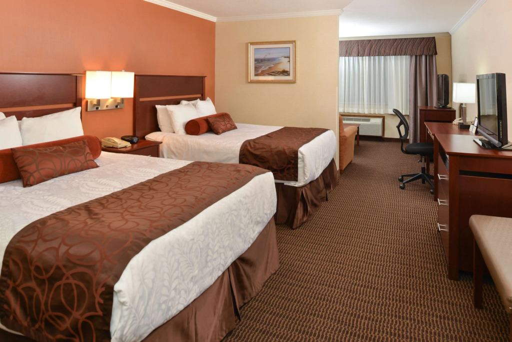 Best Western Plus Landmark Inn