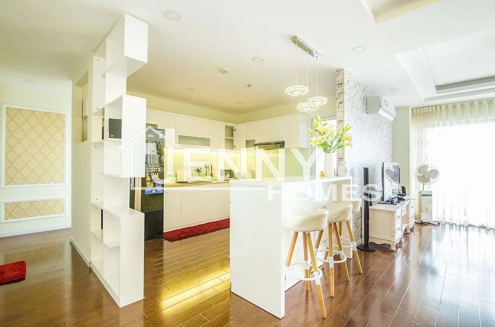 Jenny's Home in Sunrise City Building W3