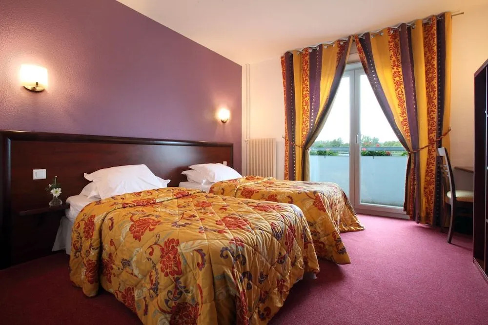 Logis Hôtel & Restaurant Au Lion dOr