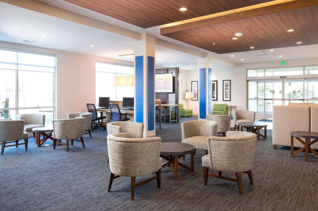 Holiday Inn Express Visalia-Sequoia Gateway Area by IHG