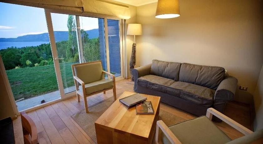 Lake Lodge