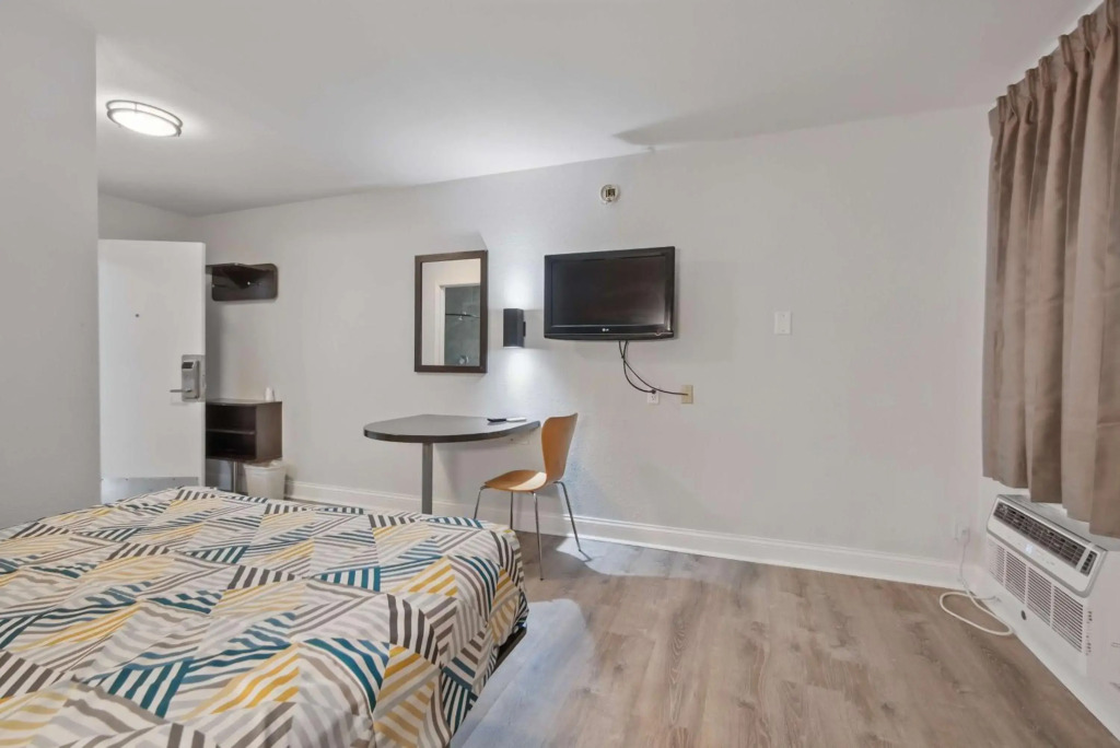 Motel 6-Normal, IL - Bloomington Area