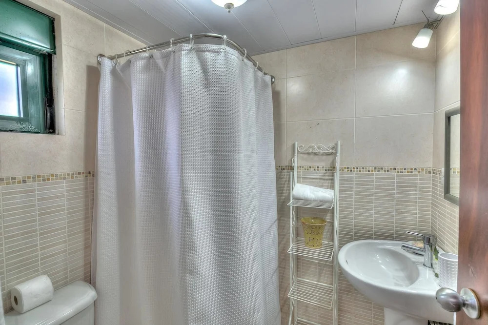 Lovely Apartment With Direct Pool Access