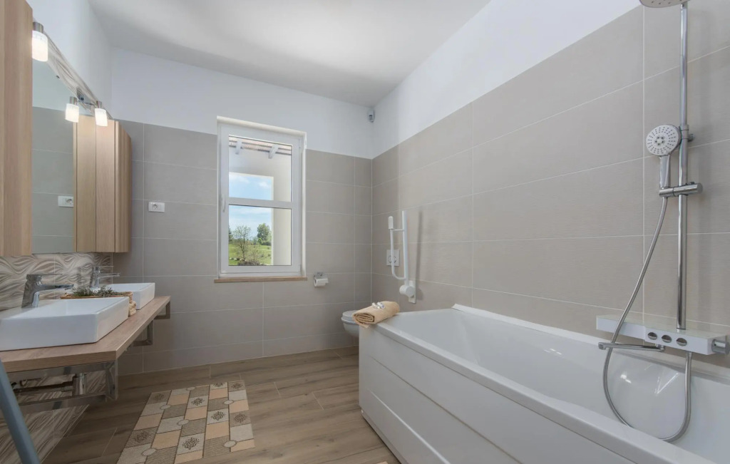Arkaim in Filipana with 5 bedrooms and 5 bathrooms