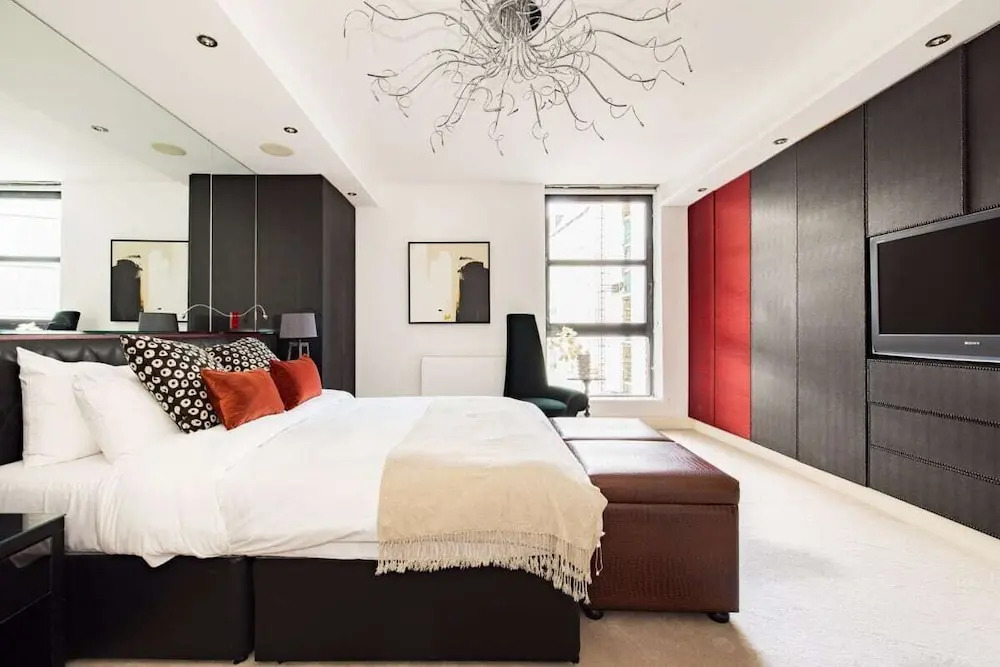 The River Thames View - Stunning 2bdr Flat With Study Room + Balcony