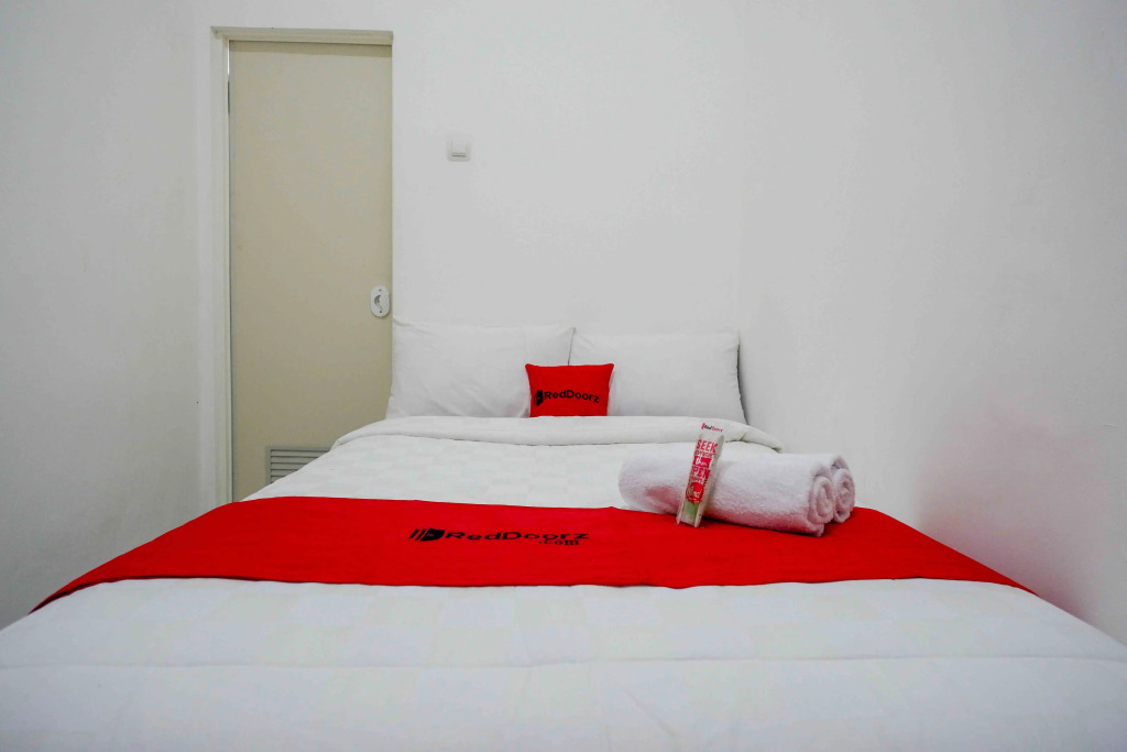 RedDoorz near GOR Jatidiri Semarang
