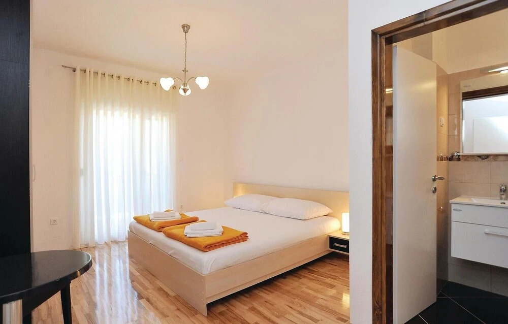 Awesome Home in Pakostane With Wifi and 5 Bedrooms