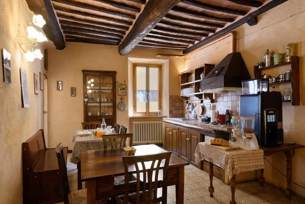 House with 4 Bedrooms in Montalcino, with Wonderful City View And Wifi