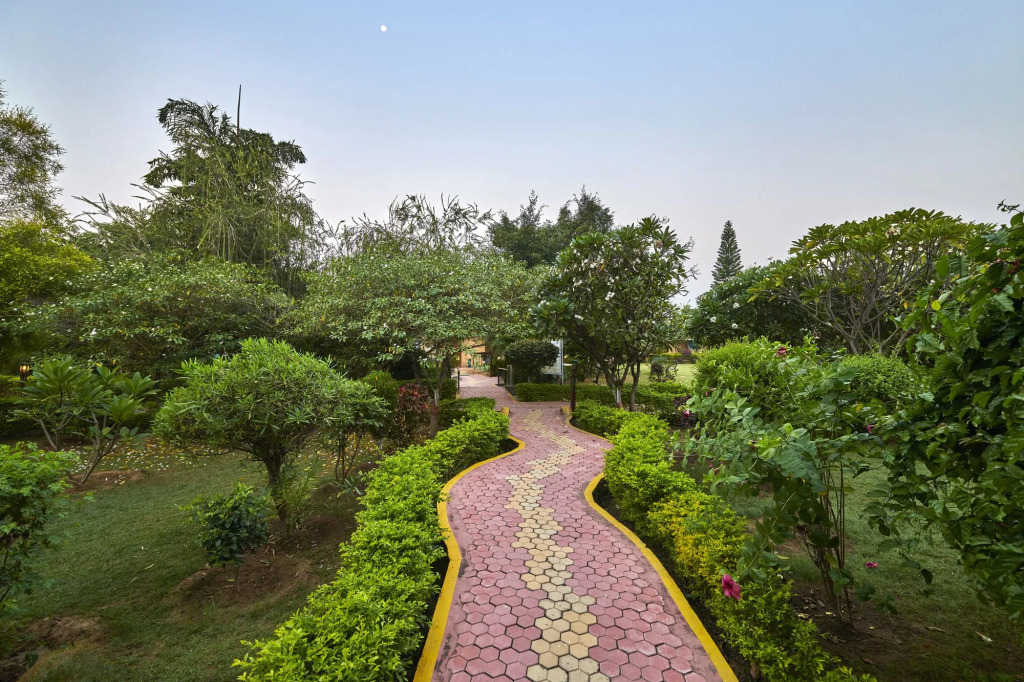 Aacorn Hideaway Resort & Spa