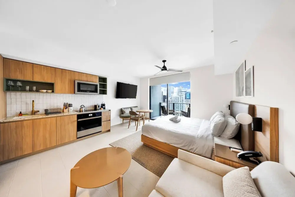 Elegant DTW Living 1BR with City Views