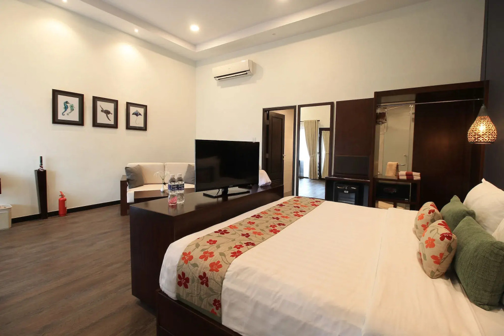 Mayang Sari Beach Resort
