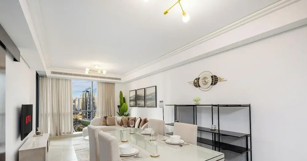 LUX The JLT Gold Crest Suite