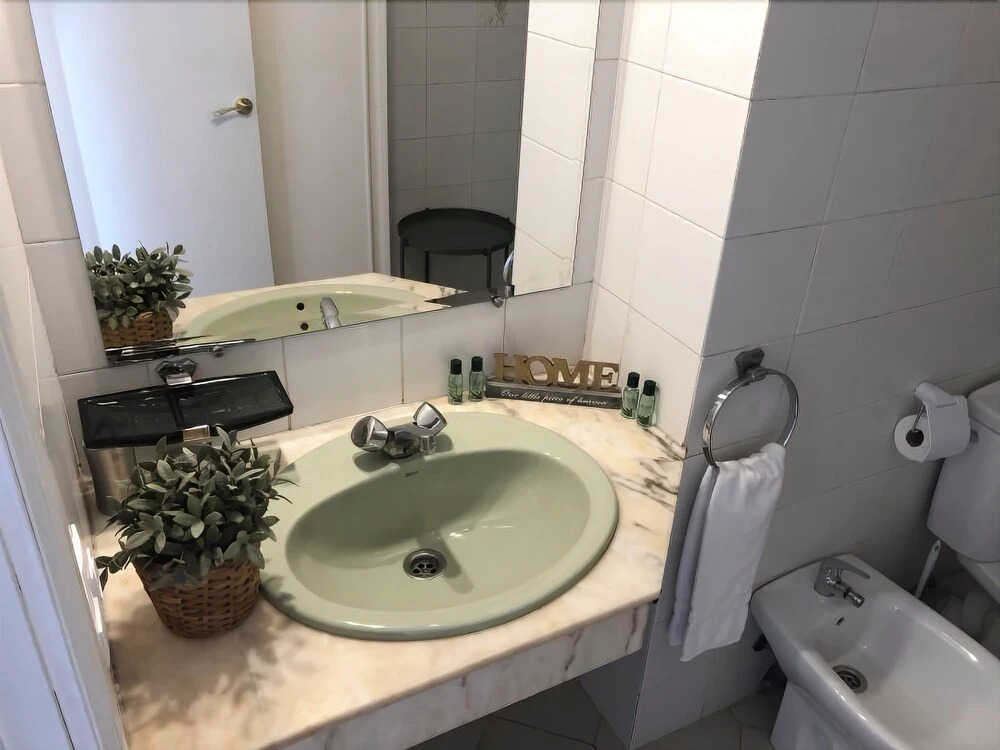 T&H Novelty 115 Family Apartment Salou